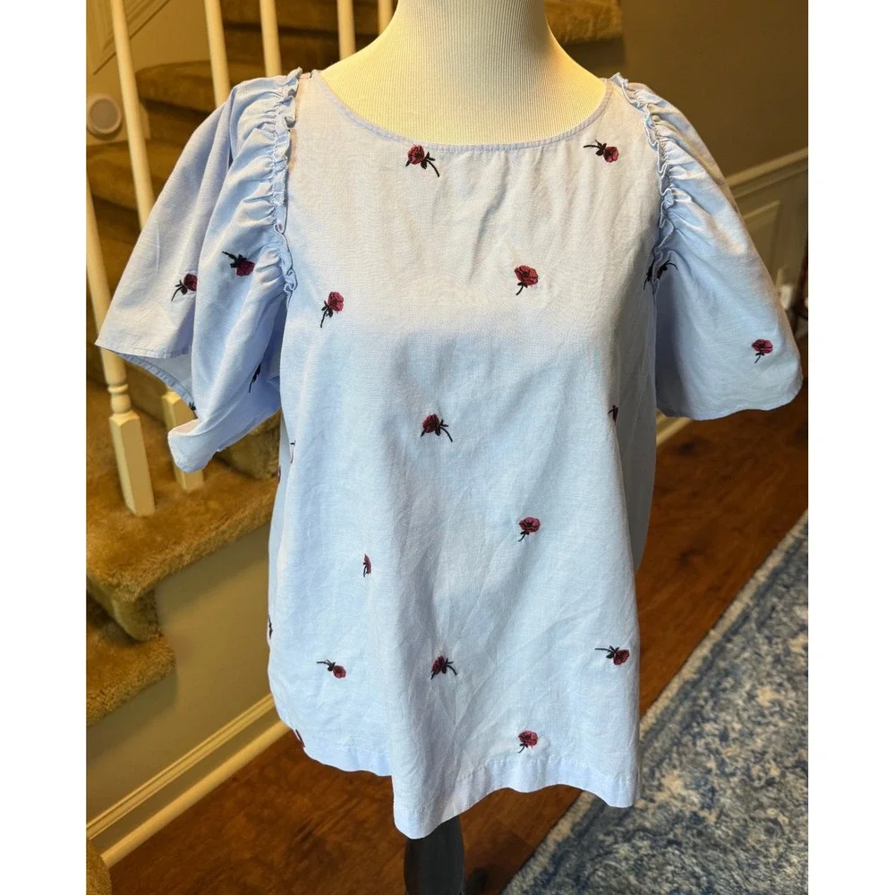 LOFT Blue Embroidered Rose Puff Sleeve Blouse Top Medium Short Sleeve Ruffle